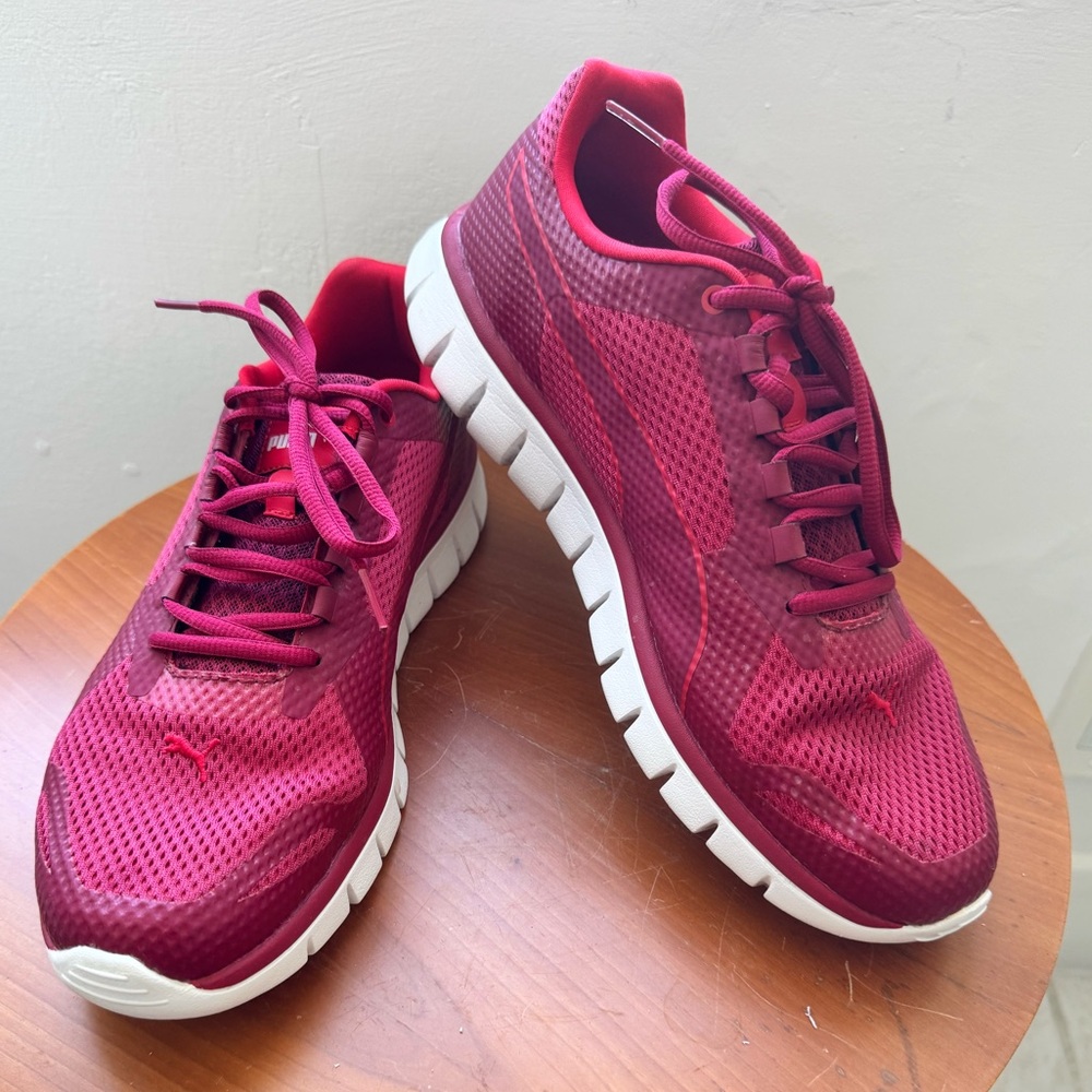 Puma Red and Burgundy Men Sneakers Modern Design Breathable Size 10